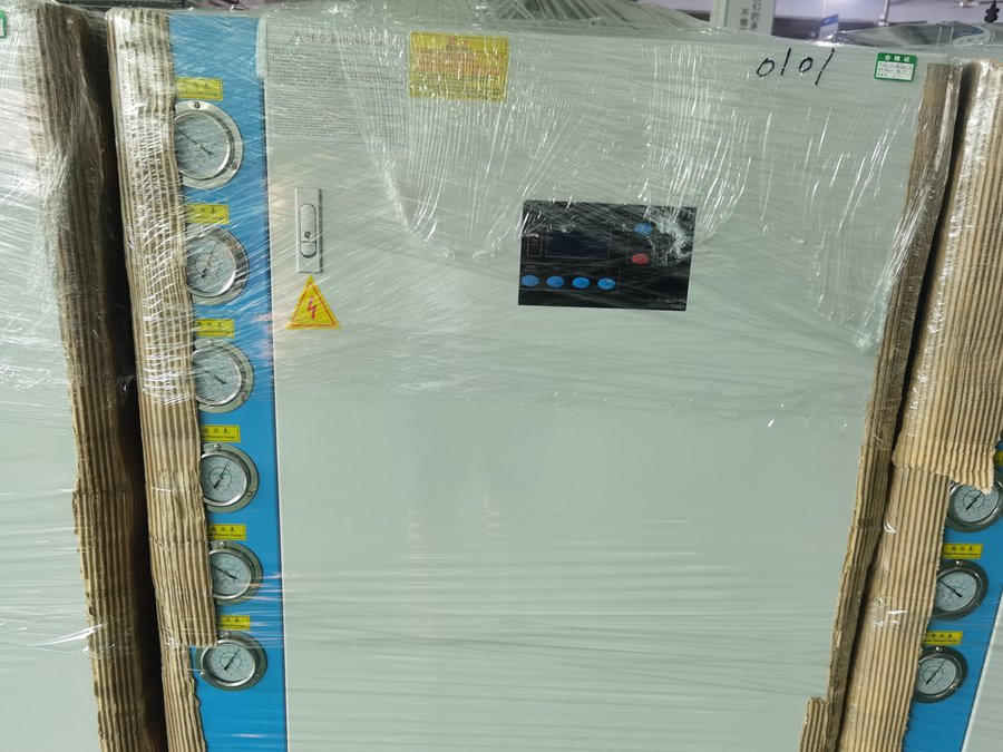 注塑風冷冷水機補水多少？