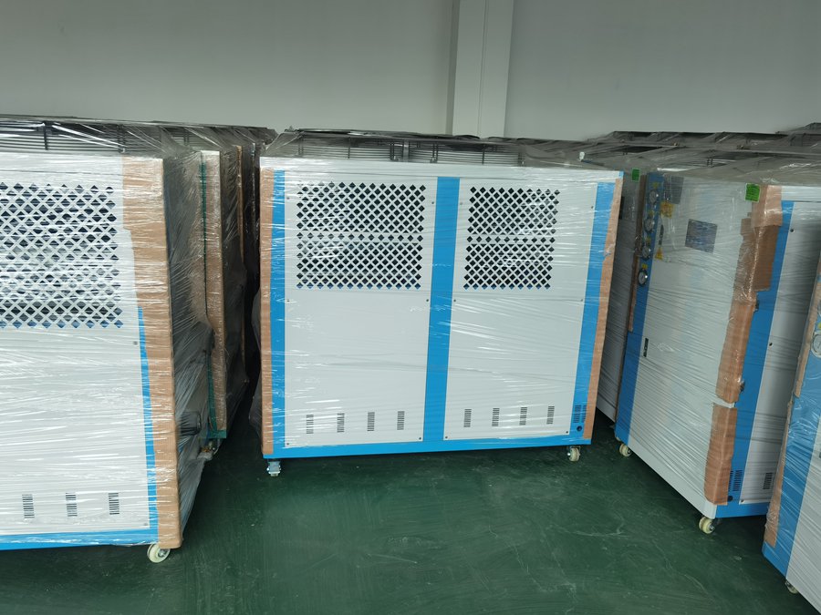 工業冷水機需要水箱嗎？解析工業冷水機的水箱作用及選擇建議